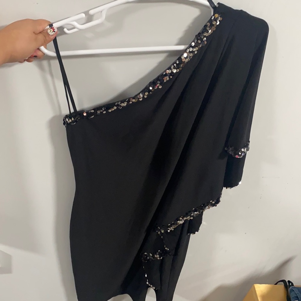 Betsy & Adam Black One-Shoulder Sequin-Trim Cocktail Dress